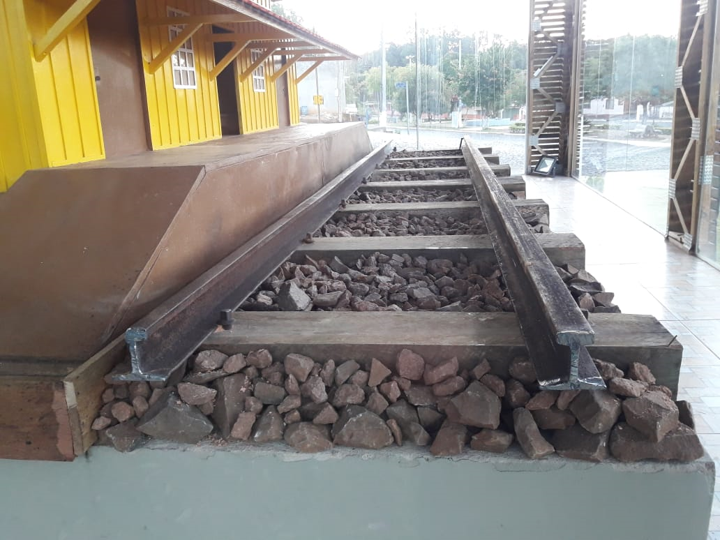 Prefeitura de Sengés faz melhorias na réplica da estação de trem


